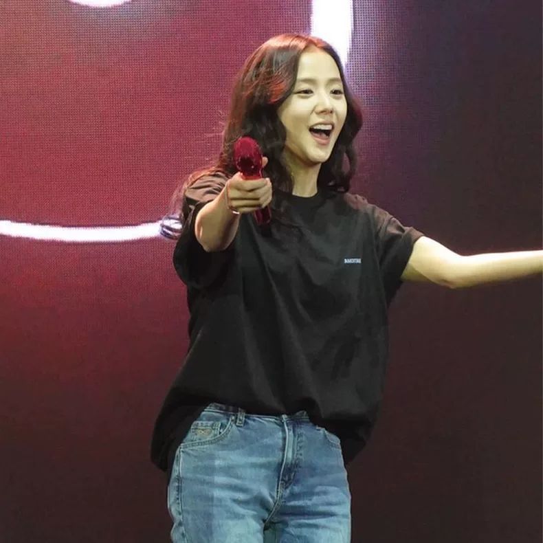 JISOO T-SHIRTS (BLACKPINK) AMORTAGE 100% COTTON