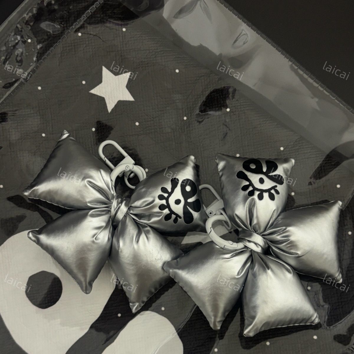 CORTIS BOW KEYCHAIN