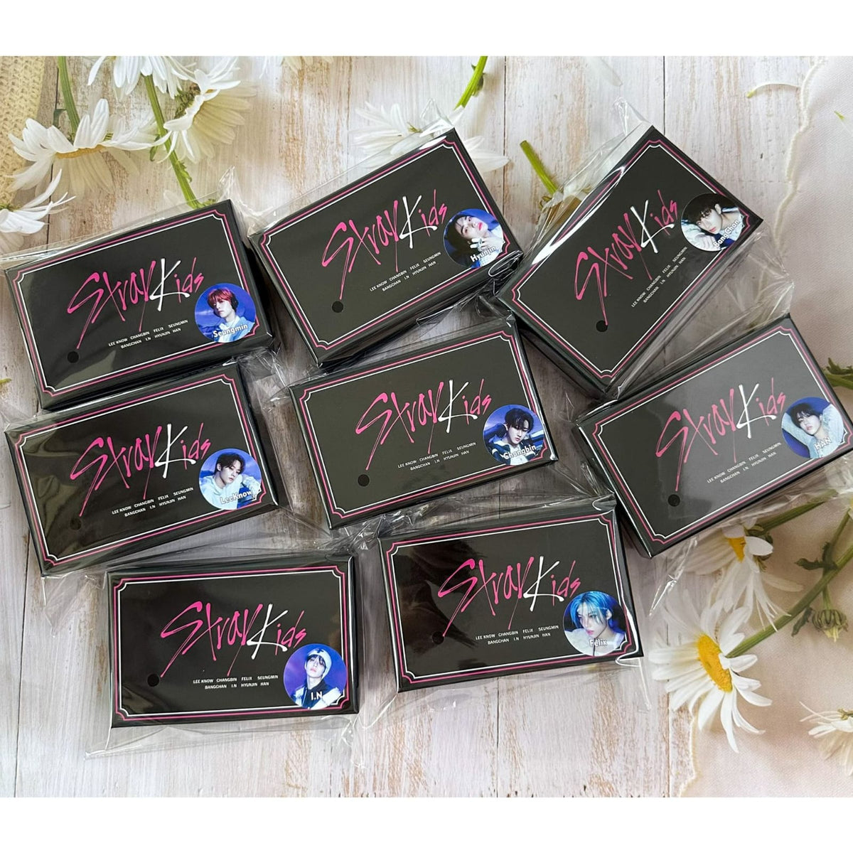 STRAY KIDS GIFT BOX